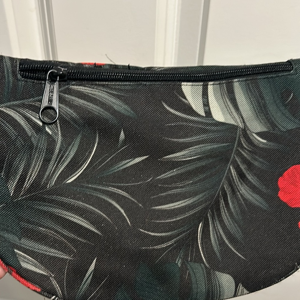 Steve Madden Fanny pack - Picture 3 of 8